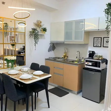 Hometel By Ecr At Viceroy Residences