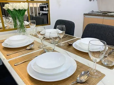 Hometel By Ecr At Viceroy Residences Manille