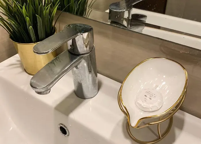 Hometel By Ecr At Viceroy Residences * Manille